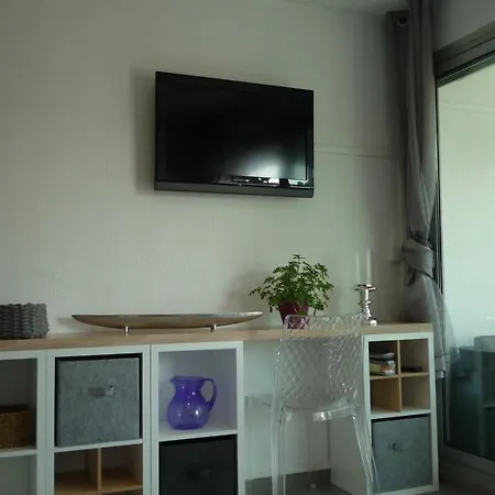 Appartementfrontdemersaintraphaelsantalucia Apartment Saint-Raphael (Var)