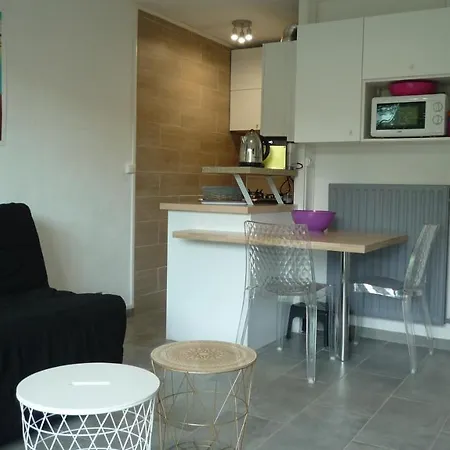 Appartementfrontdemersaintraphaelsantalucia Apartamento *